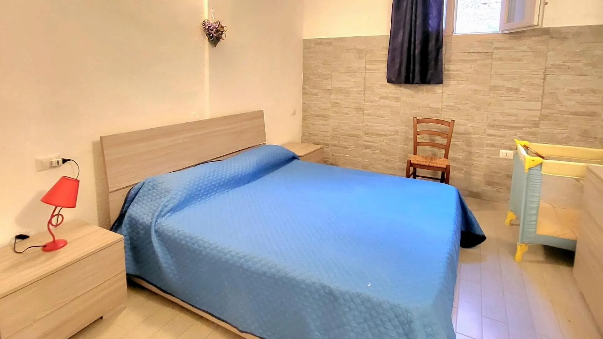 Bed and Breakfast Casa di Eugenia Loceri Bed & Breakfast